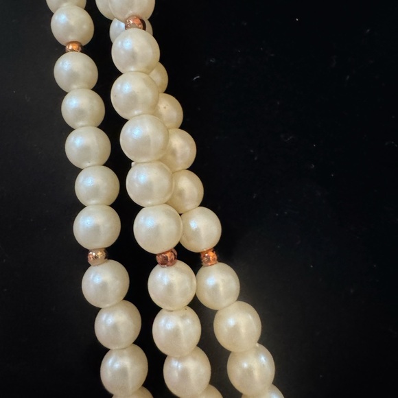 Beautiful Elegant Pearl Necklace 24 inch.Exc Condition Lux Item - Picture 7 of 9